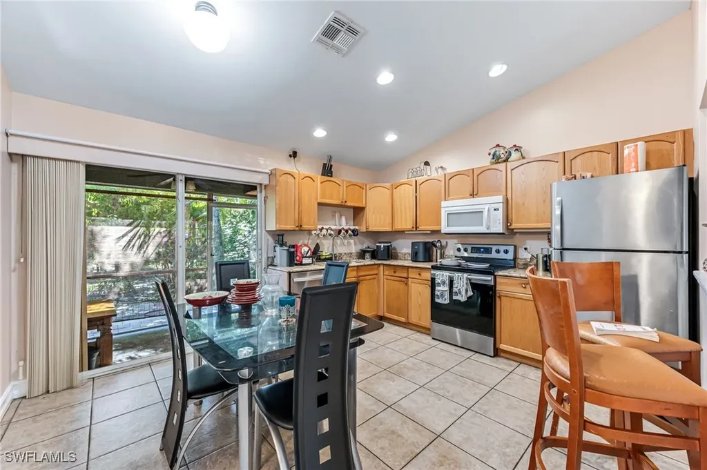 724 Pine Cone Lane Naples FL 34104