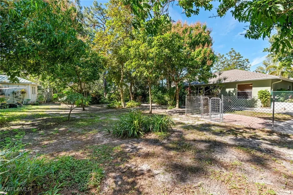 724 Pine Cone Lane Naples FL 34104