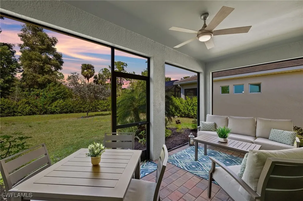 283 Tamarindo Lane Naples FL 34114