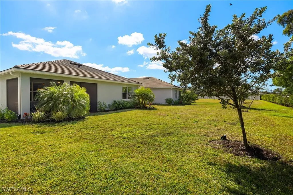 283 Tamarindo Lane Naples FL 34114