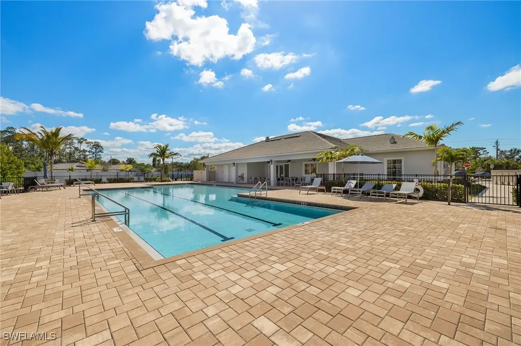 283 Tamarindo Lane Naples FL 34114