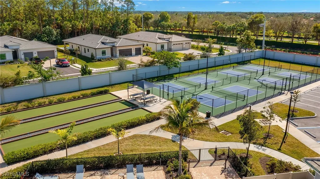 283 Tamarindo Lane Naples FL 34114