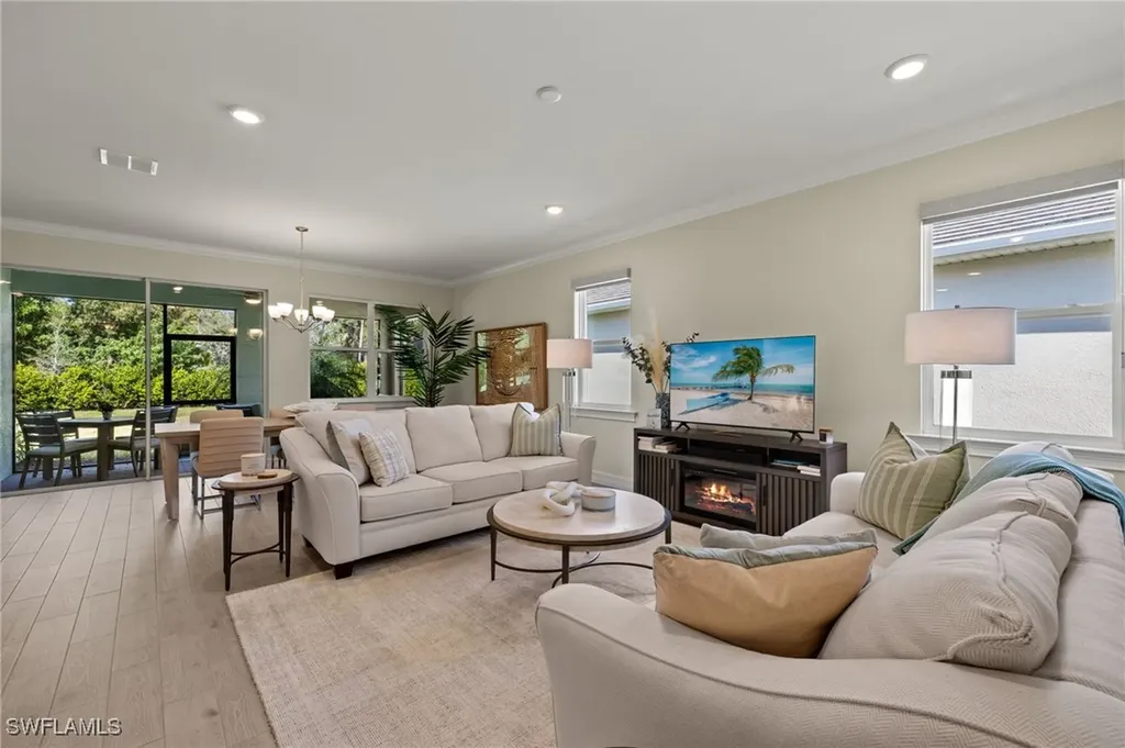 283 Tamarindo Lane Naples FL 34114
