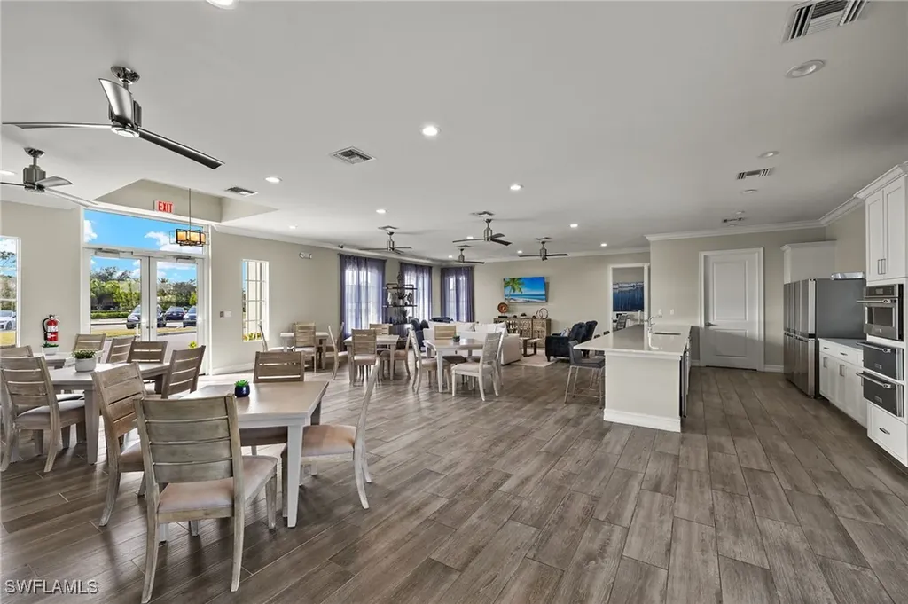 283 Tamarindo Lane Naples FL 34114