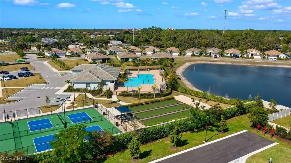 283 Tamarindo Lane Naples FL 34114