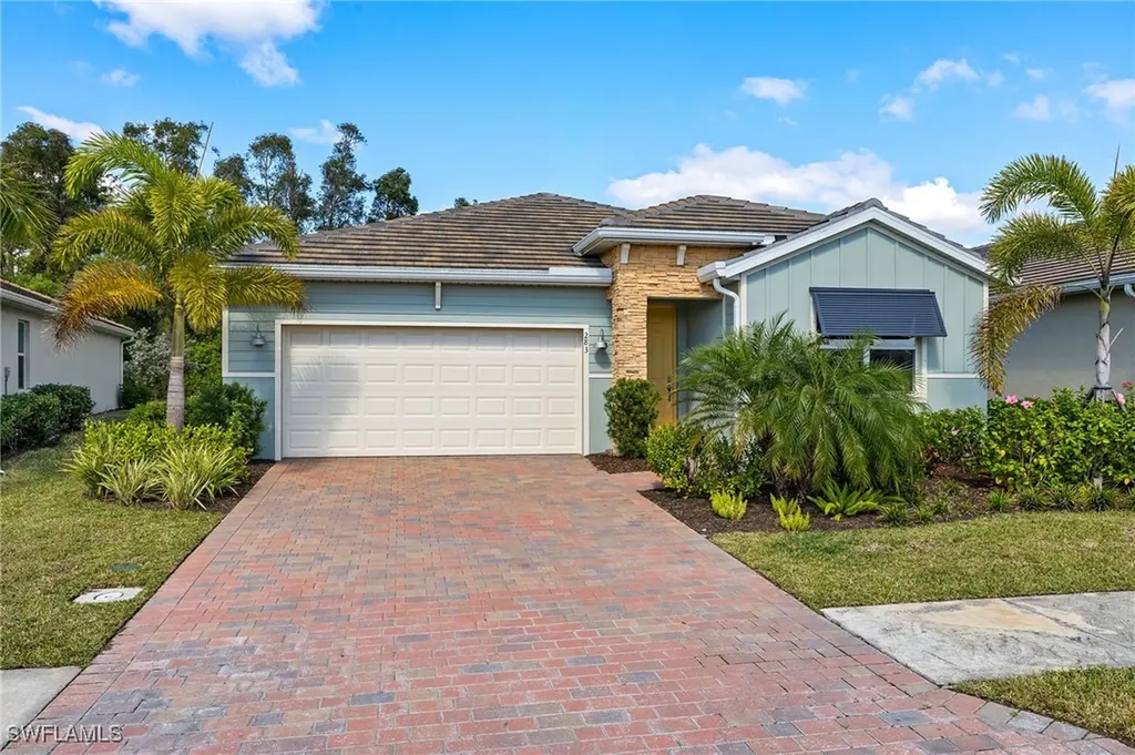 283 Tamarindo Lane Naples FL 34114