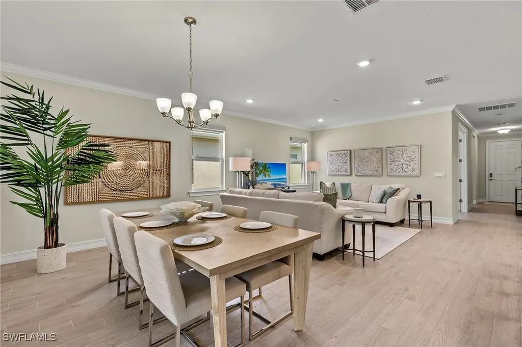 283 Tamarindo Lane Naples FL 34114