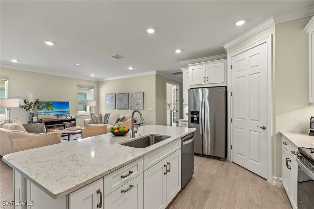 283 Tamarindo Lane Naples FL 34114