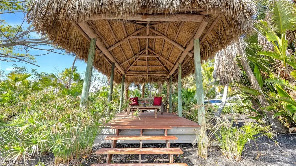 1307 Isabel Drive Sanibel FL 33957