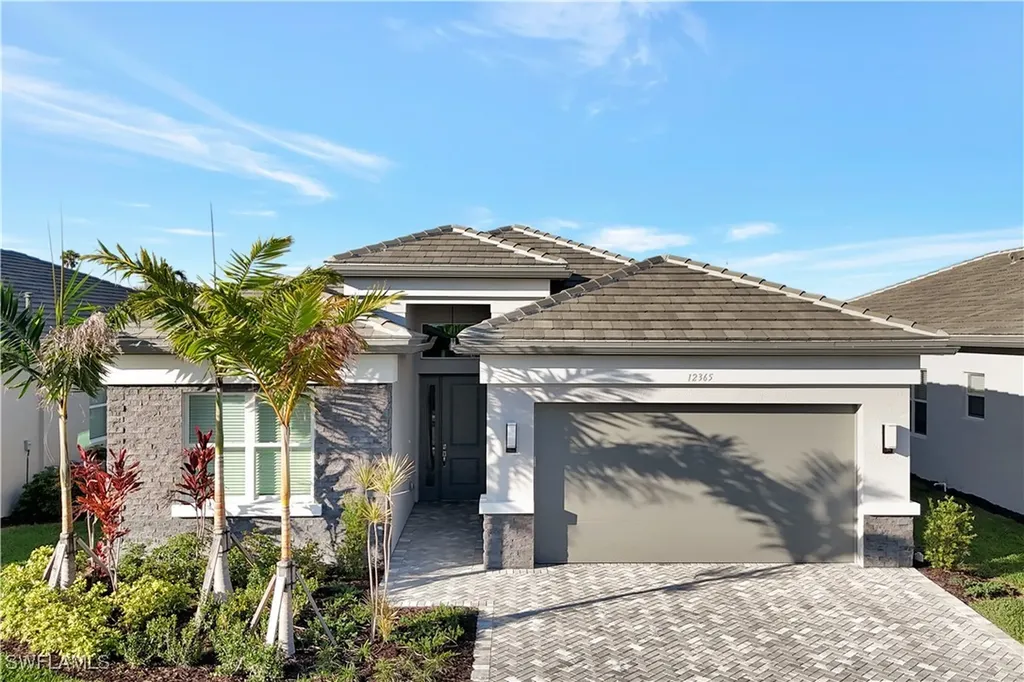 Naples FL, 12365 Dahlia Court