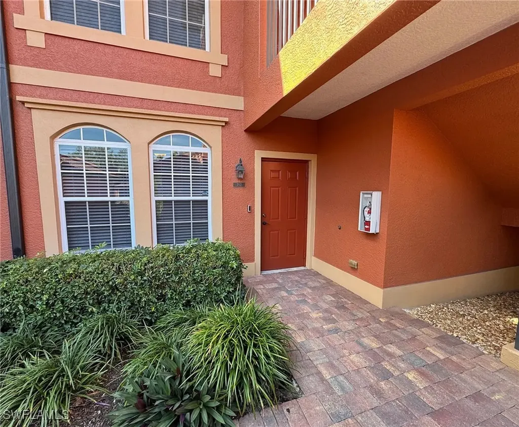 10025 Heather Lane Naples FL 34119