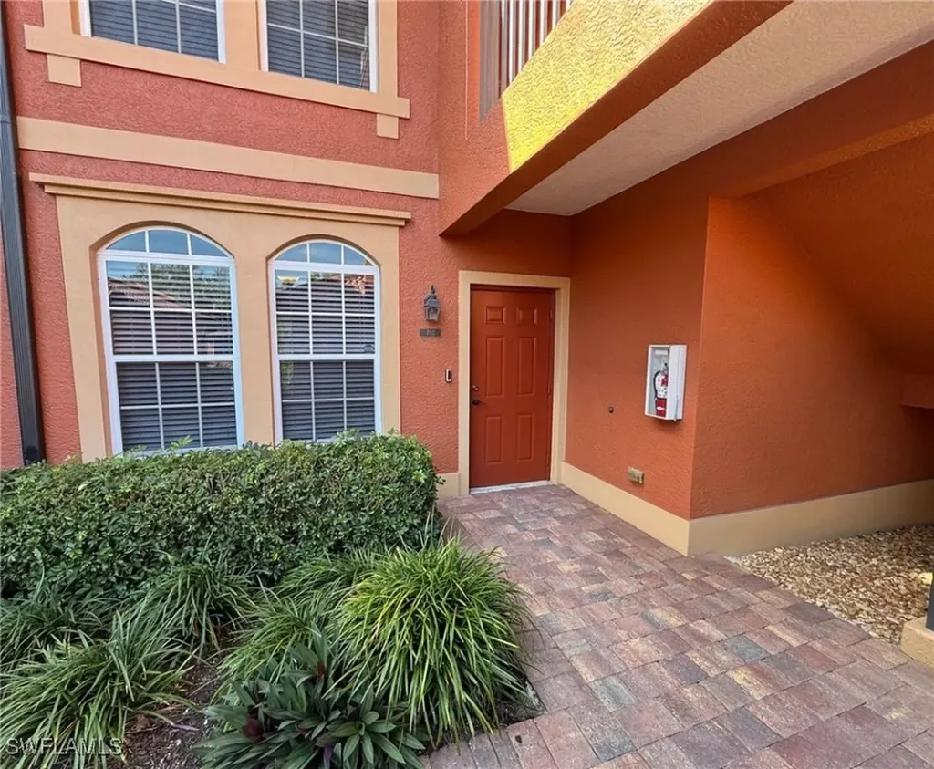 10025 Heather Lane Naples FL 34119