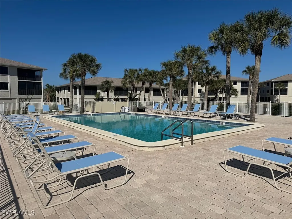 1919 Olde Middle Gulf Drive Sanibel FL 33957