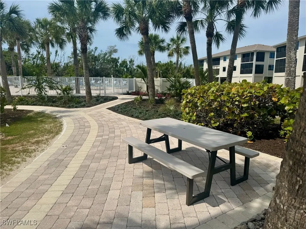 1919 Olde Middle Gulf Drive Sanibel FL 33957