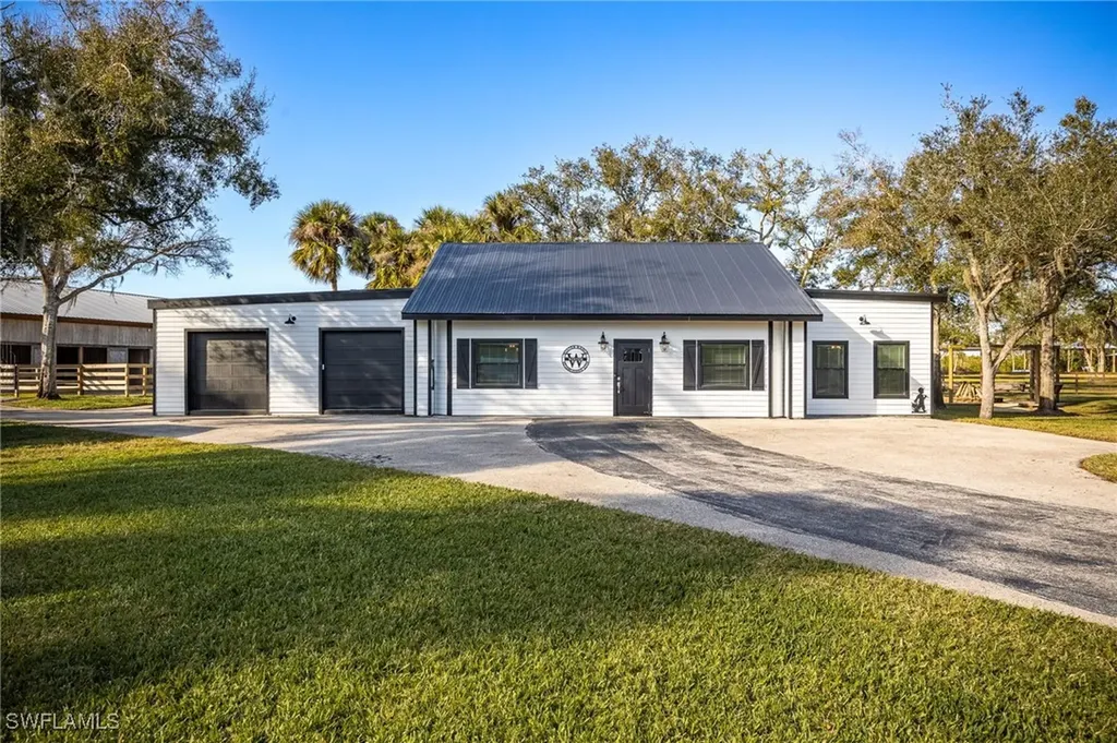 12251 Old Rodeo Drive Alva FL 33920