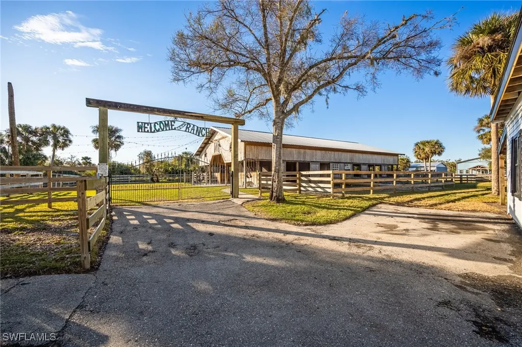 12251 Old Rodeo Drive Alva FL 33920