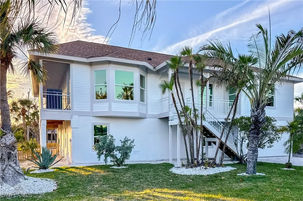 1129 Seagrape Lane Sanibel FL 33957
