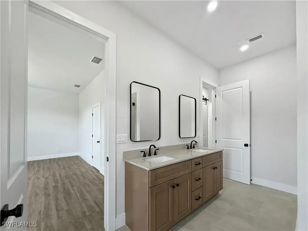 1129 Seagrape Lane Sanibel FL 33957