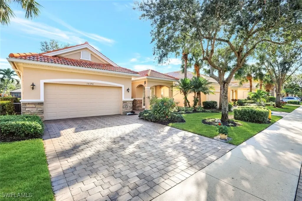 10376 Flat Stone Loop Bonita Springs FL 34135