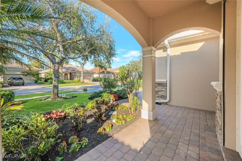 10376 Flat Stone Loop Bonita Springs FL 34135