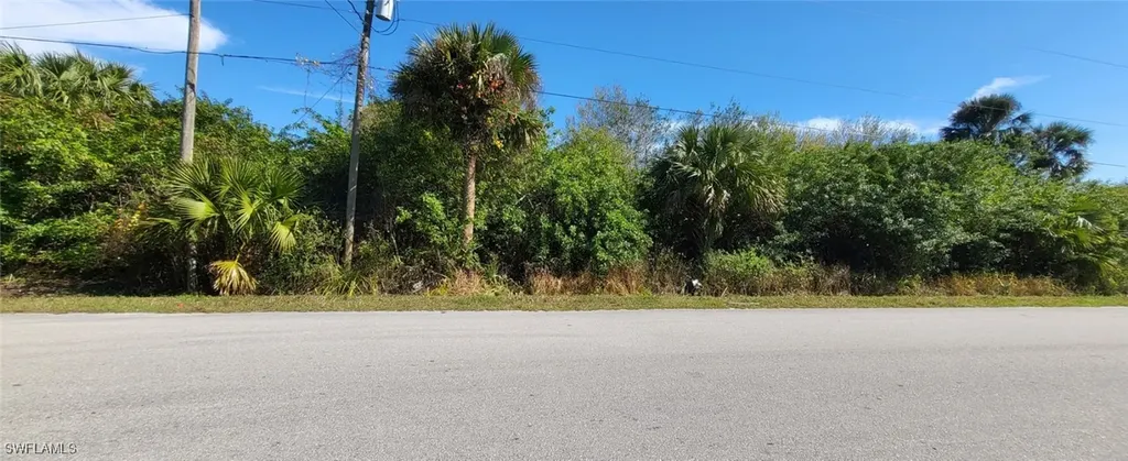 18TH Street NE Naples FL 34120