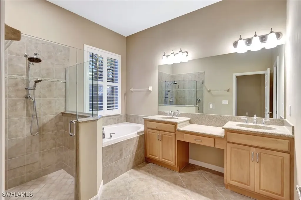 10300 Flat Stone Loop Bonita Springs FL 34135