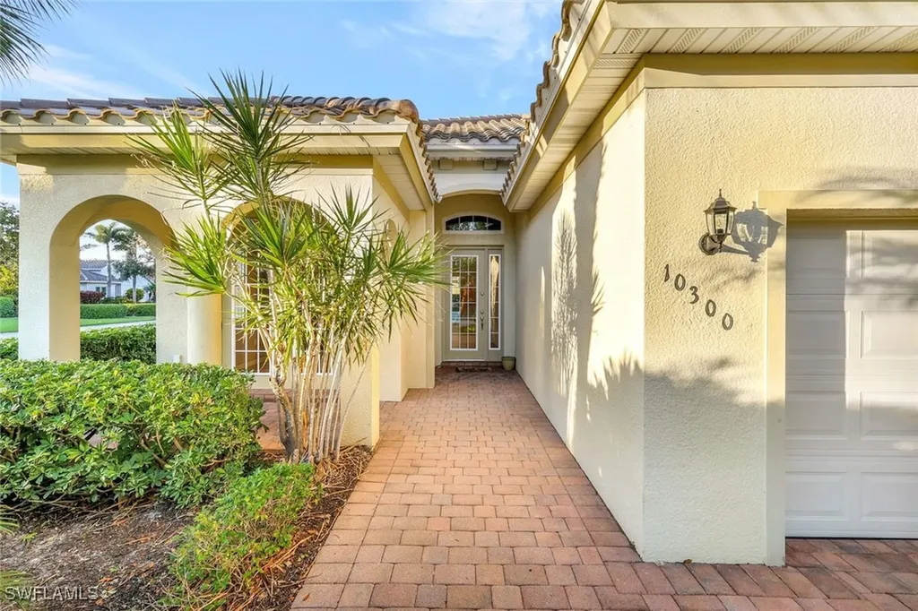 10300 Flat Stone Loop Bonita Springs FL 34135