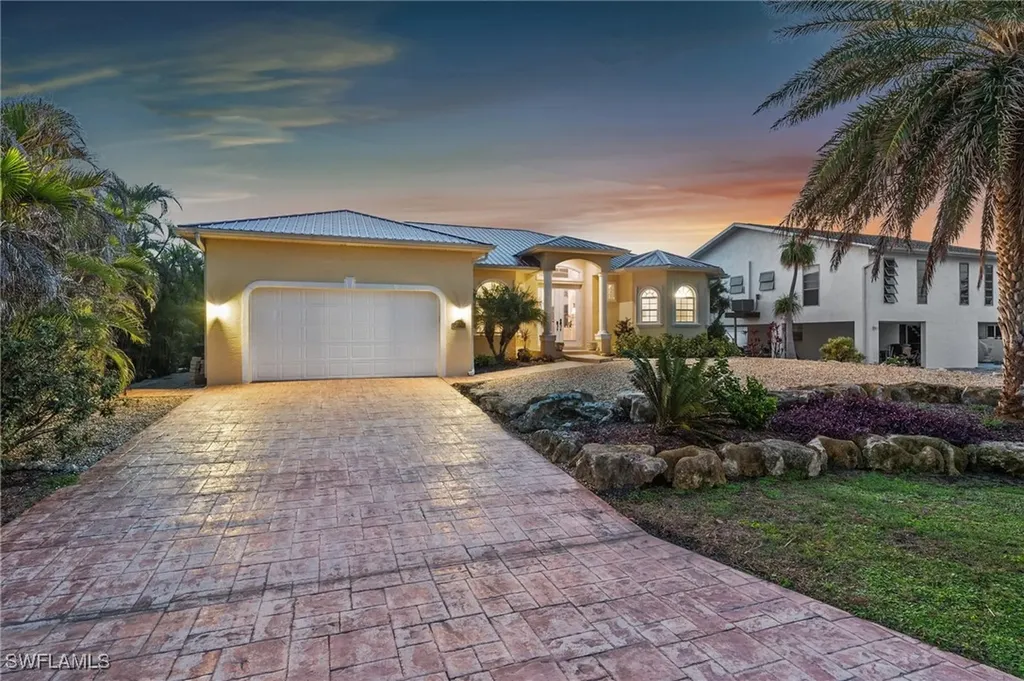 2372 Sapodilla Lane St. James City FL 33956