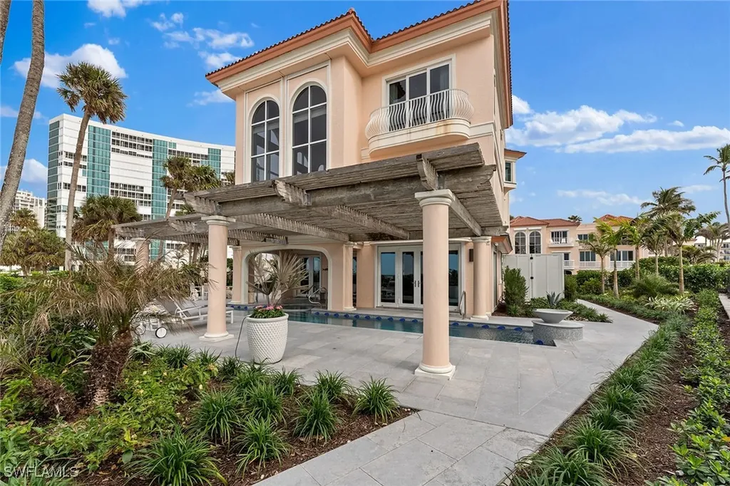 15 Casa Mar Lane Naples FL 34103