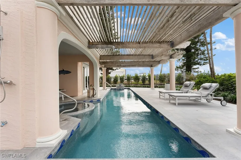 15 Casa Mar Lane Naples FL 34103