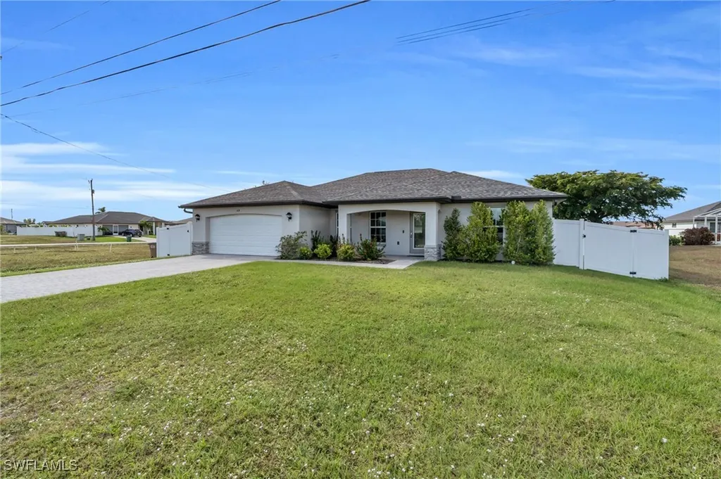 618 NE 2nd Place Cape Coral FL 33909