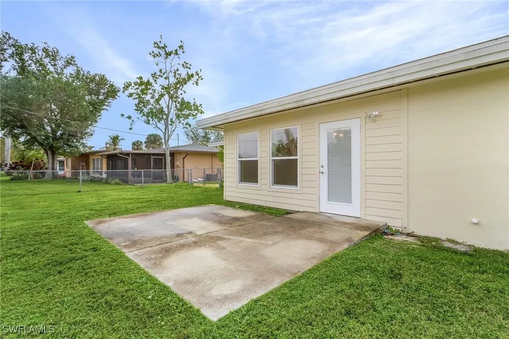 1015 El Mar Avenue Fort Myers FL 33919