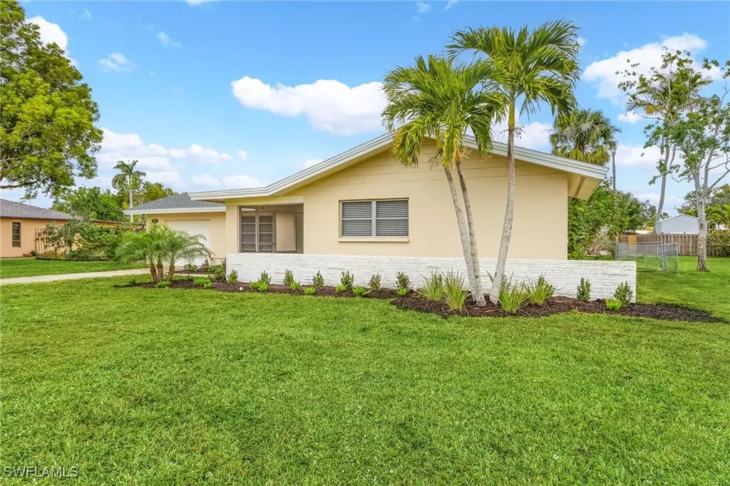 1015 El Mar Avenue Fort Myers FL 33919