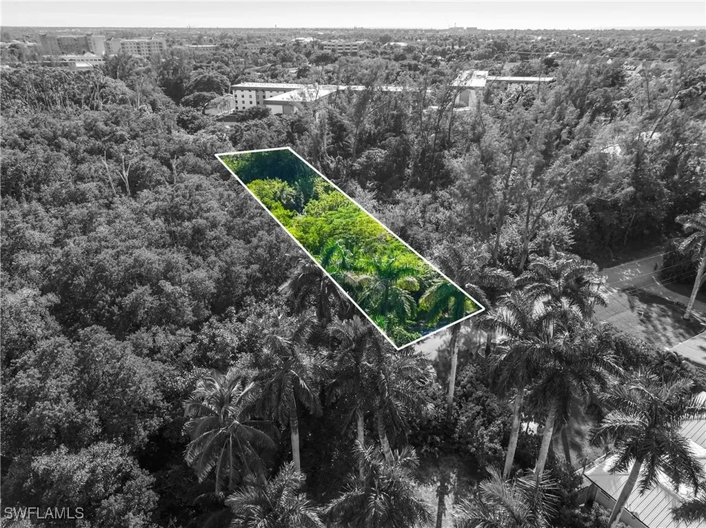 1552 Bembury Drive Naples FL 34102