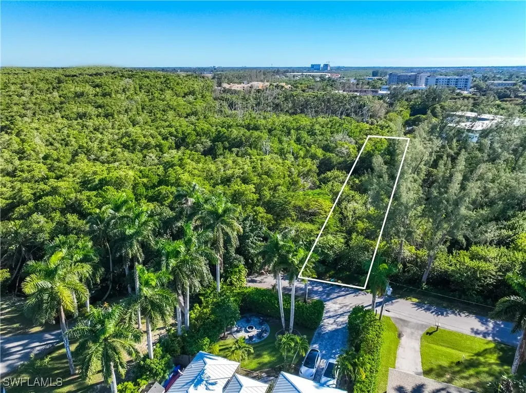 1552 Bembury Drive Naples FL 34102
