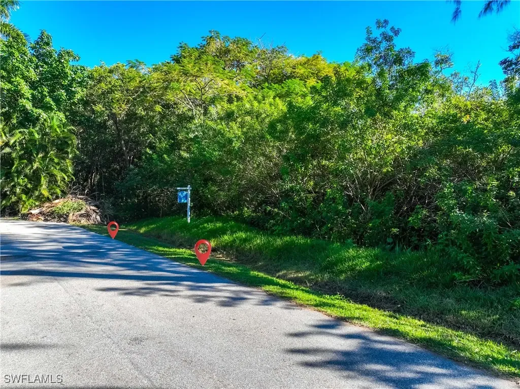 1552 Bembury Drive Naples FL 34102