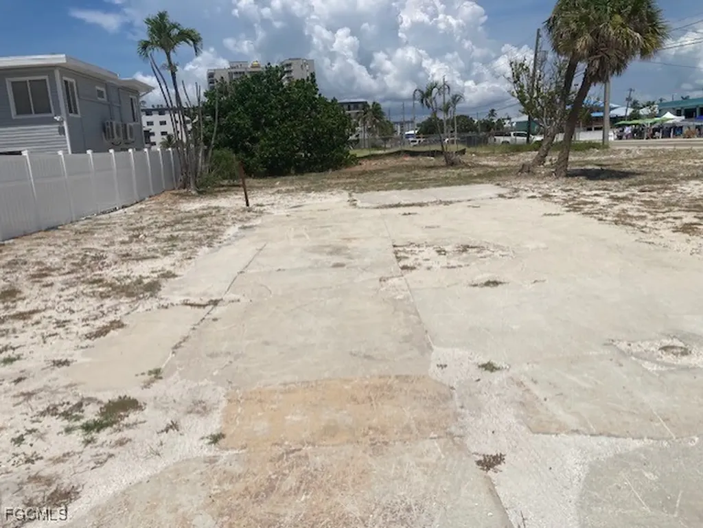 81 Mango Street Fort Myers Beach FL 33931