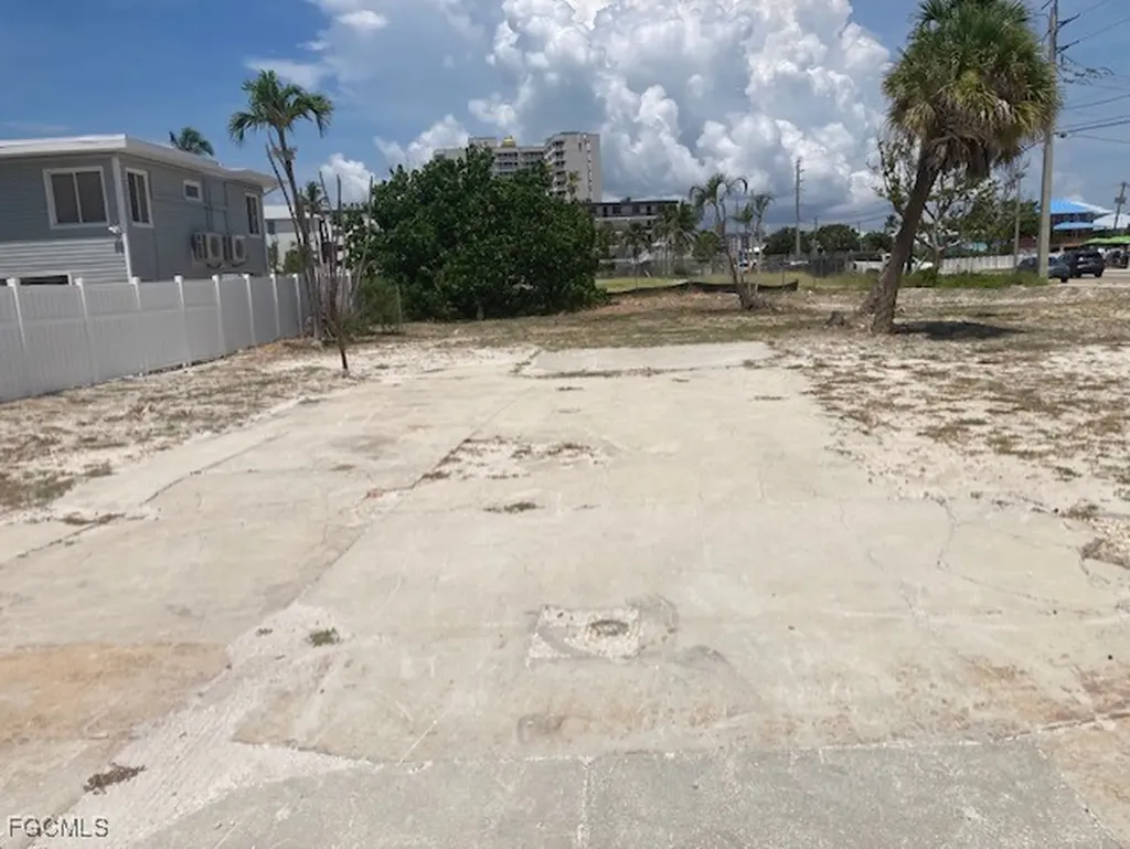 81 Mango Street Fort Myers Beach FL 33931