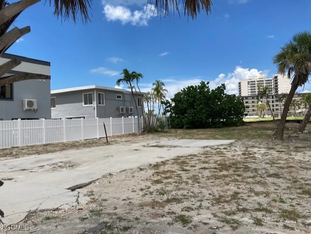 81 Mango Street Fort Myers Beach FL 33931