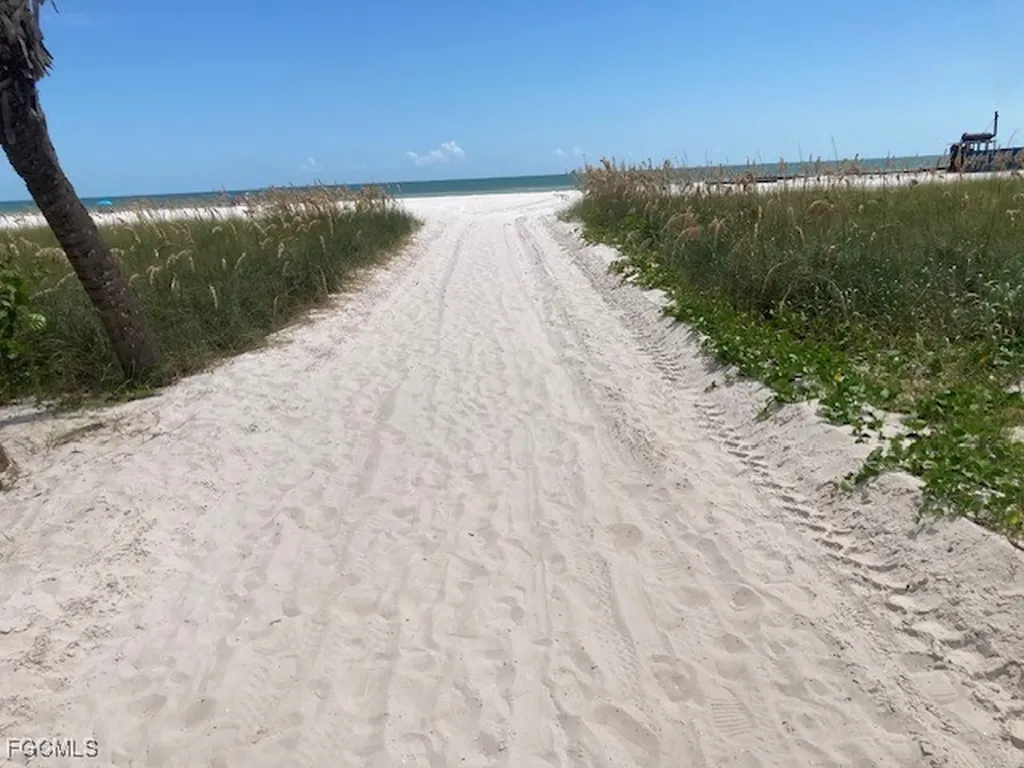 81 Mango Street Fort Myers Beach FL 33931