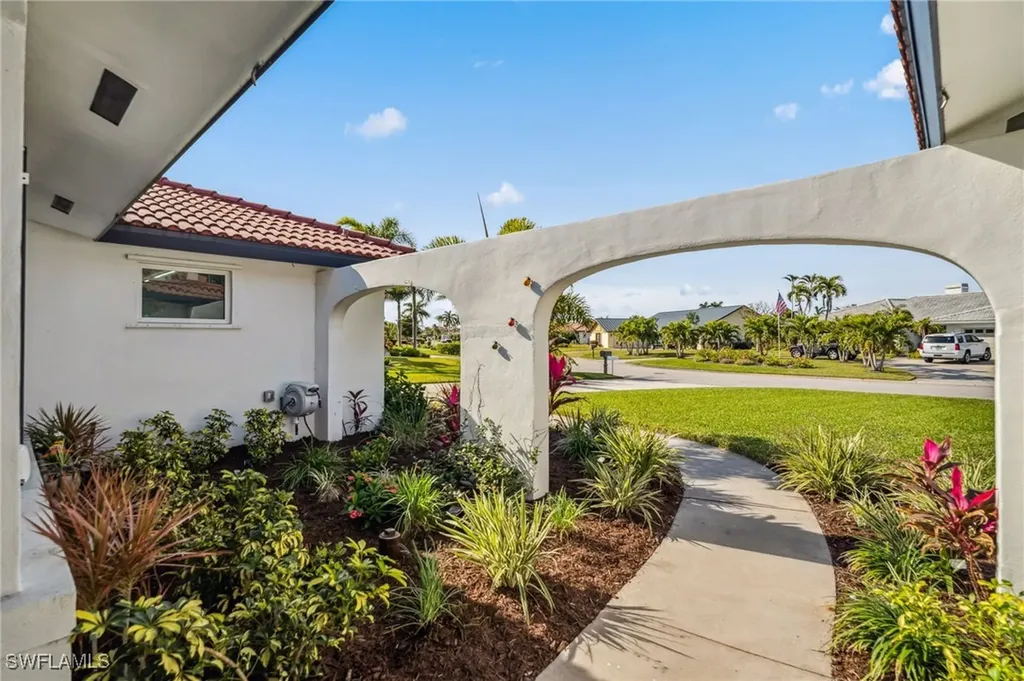 1050 Clarellen Drive Fort Myers FL 33919