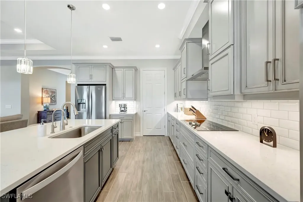 18724 Ensenada Drive Naples FL 34114