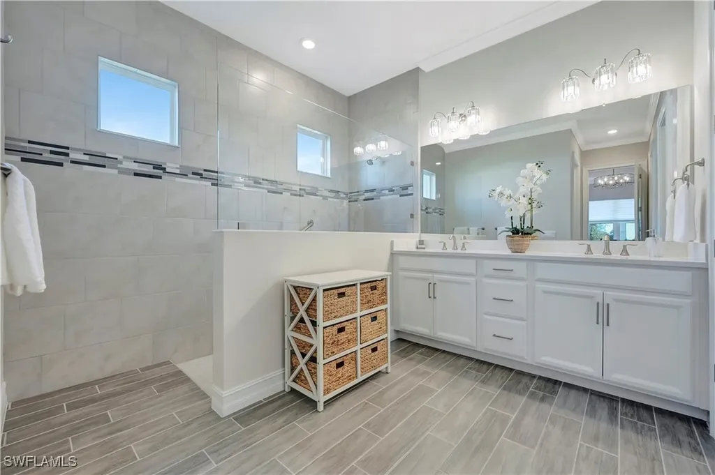 18724 Ensenada Drive Naples FL 34114