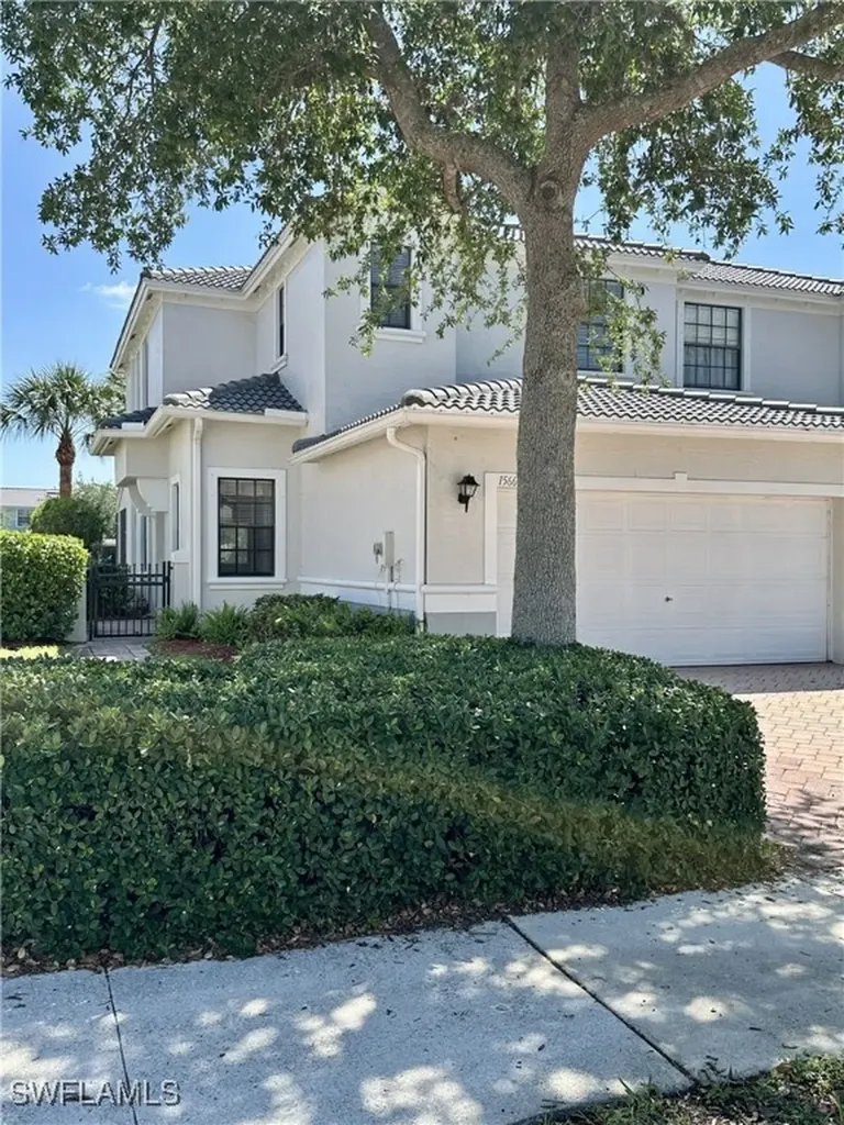 Naples FL, 15668 Summit Place Circle, Unit 384