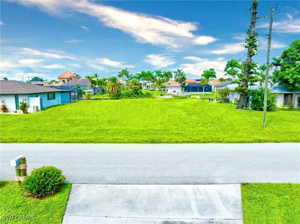 2227 SE 27th Terrace Cape Coral FL 33904