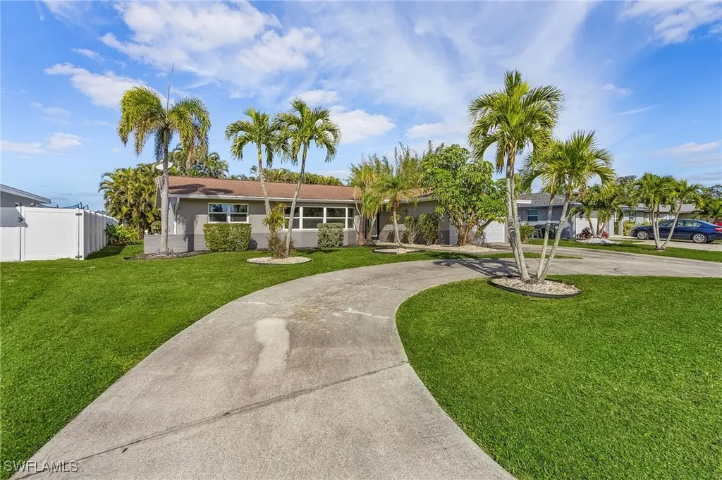 1653 S Fountainhead Road Fort Myers FL 33919