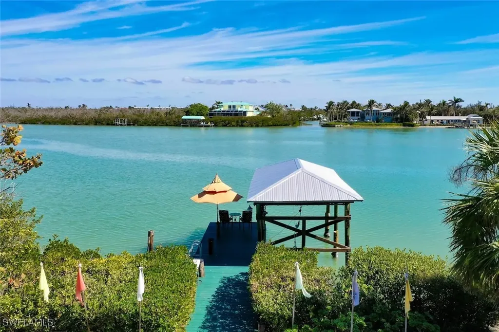 6076 Castaways Lane Sanibel FL 33957