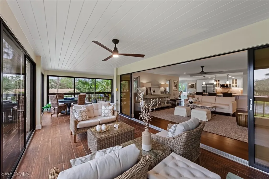 Naples FL, 200 Wyndemere Way, Unit B205