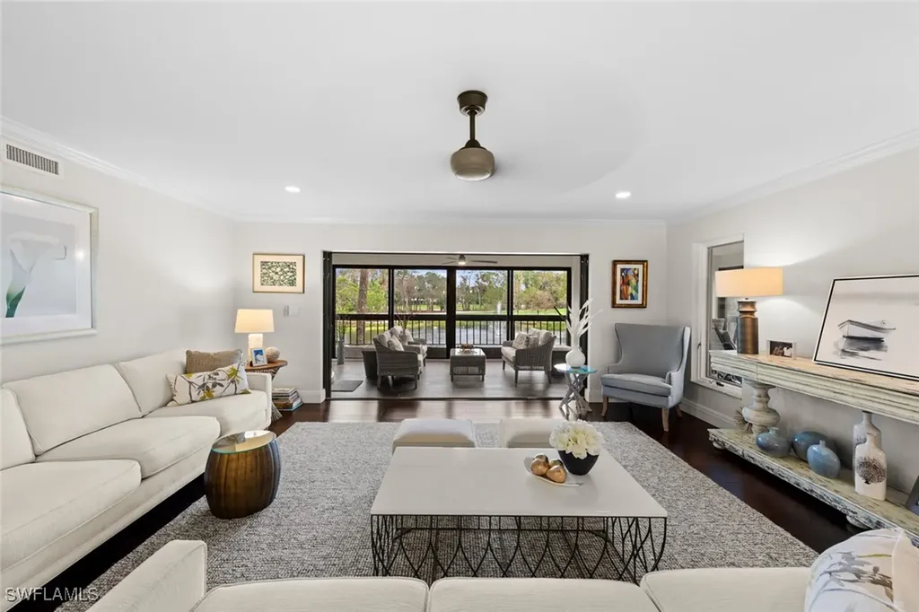 200 Wyndemere Way Naples FL 34105