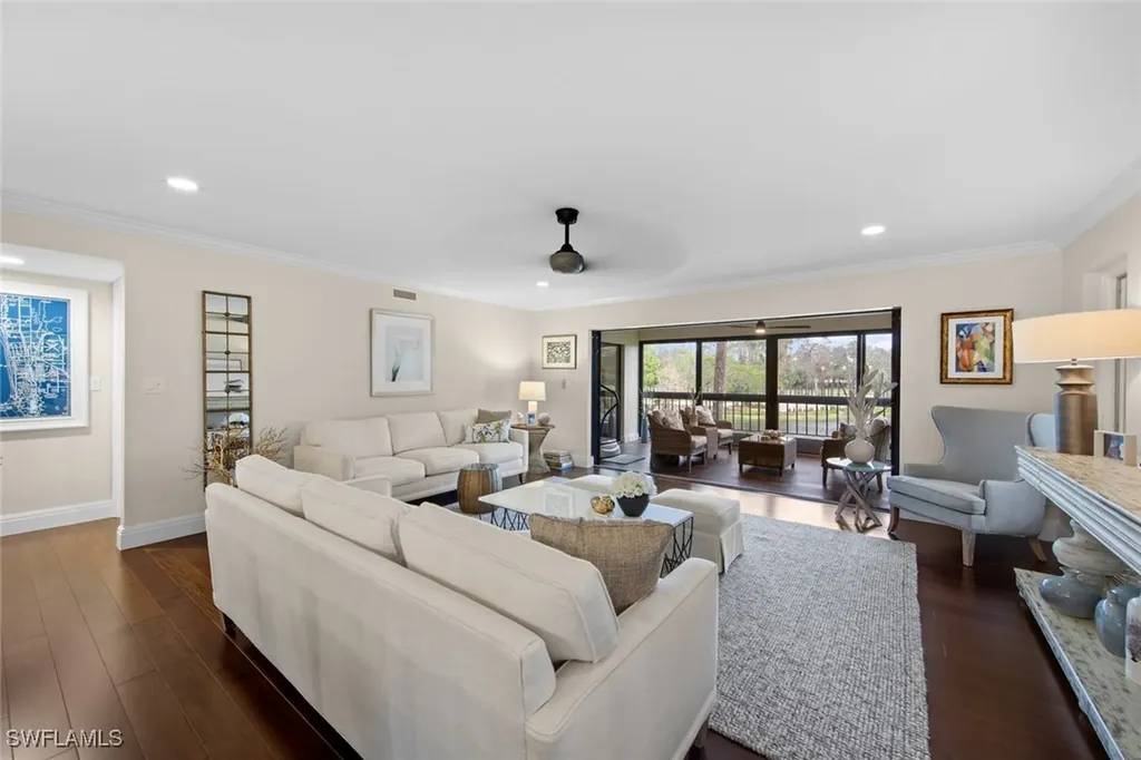 200 Wyndemere Way Naples FL 34105